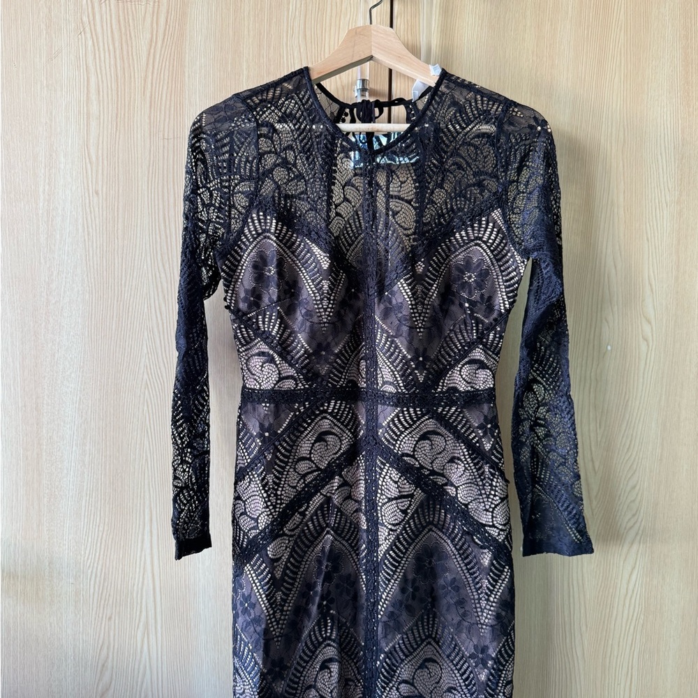 NWOT Astr Black and Cream Lace Long Sleeve Dress